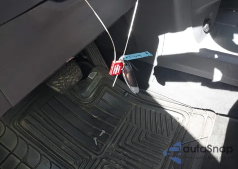 2022 Toyota Sienna Xle z USA, uszkodzony, nr VIN 5TDYRKEC5NS118749